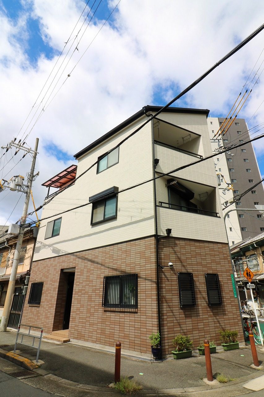 賃貸 2世帯住宅3階建て車庫付き 都島区内代町2丁目貸家 大阪市の高級タワーマンション 賃貸 2世帯住宅3階建て車庫付き 都島区内代町2丁目貸家 大阪市の高級タワーマンション