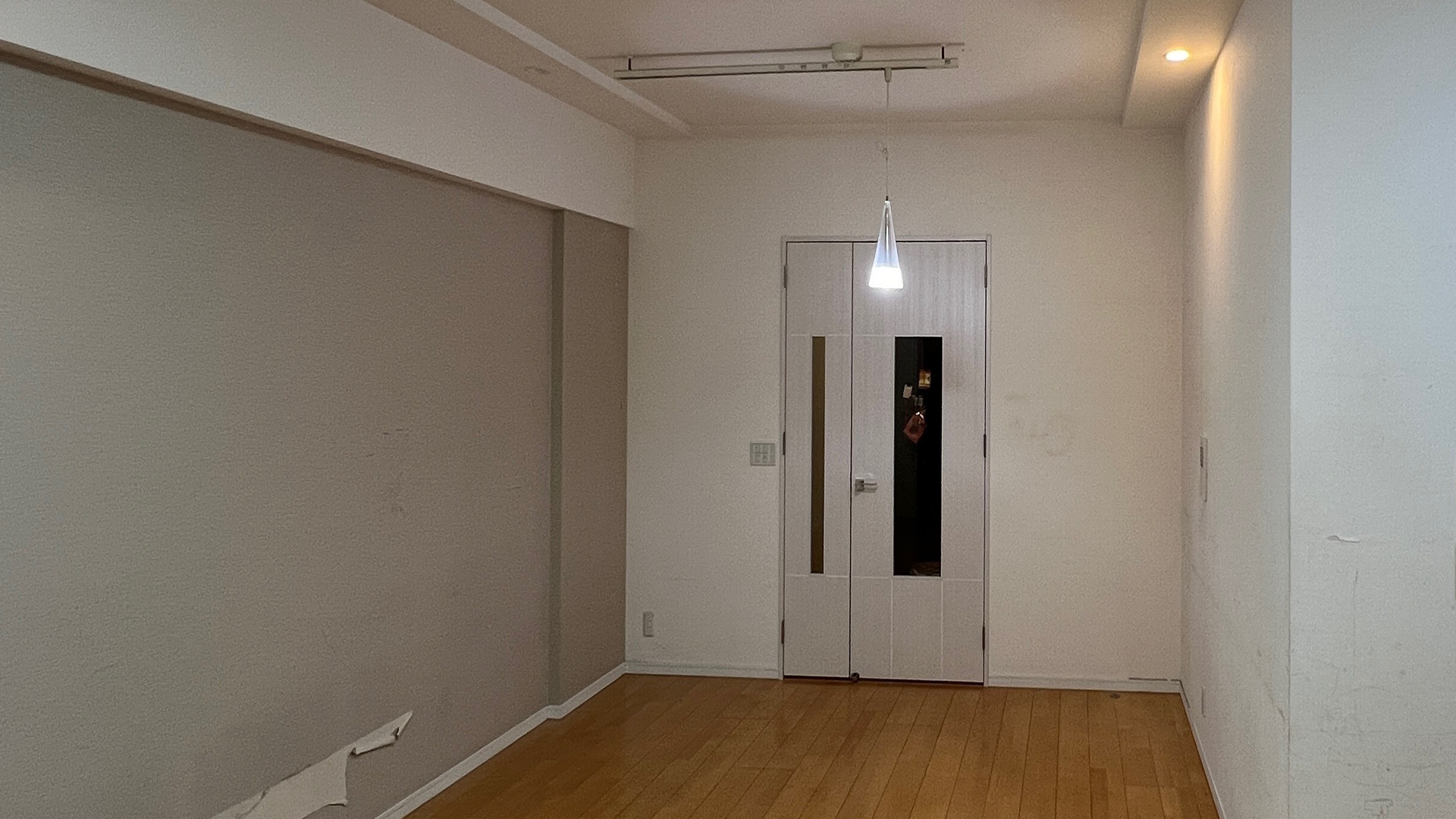 居室の壁面 BEFORE